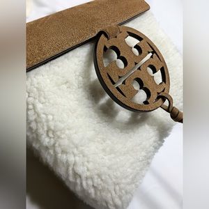 NWT Tory Burch Miller Shearling Crossbody w/ Dust Bag